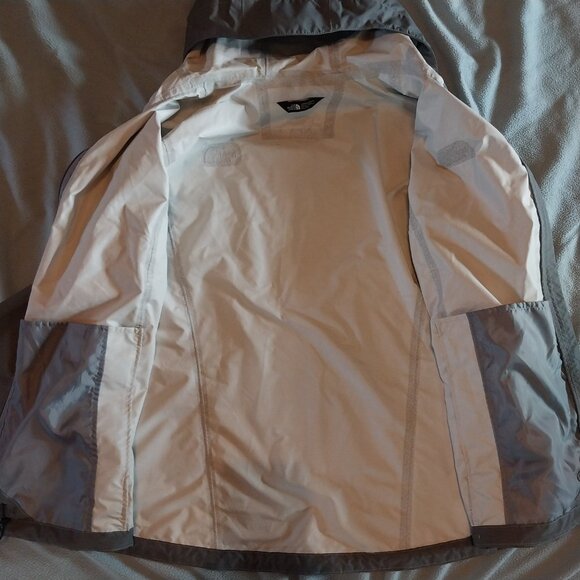 North Face women's rain jacket - Picture 4 of 5